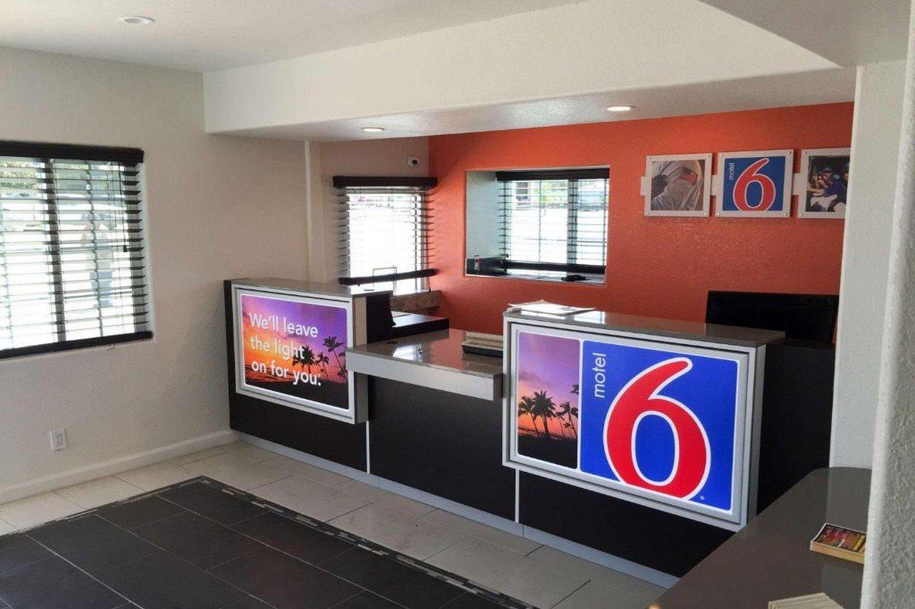 Motel 6-Delano, Ca Екстериор снимка
