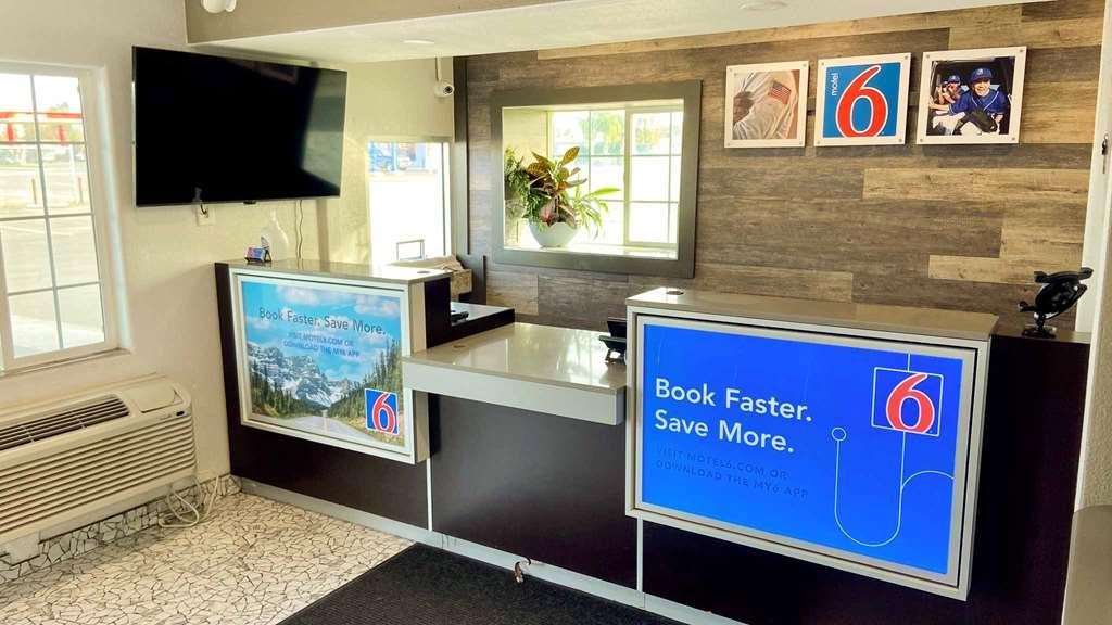 Motel 6-Delano, Ca Интериор снимка