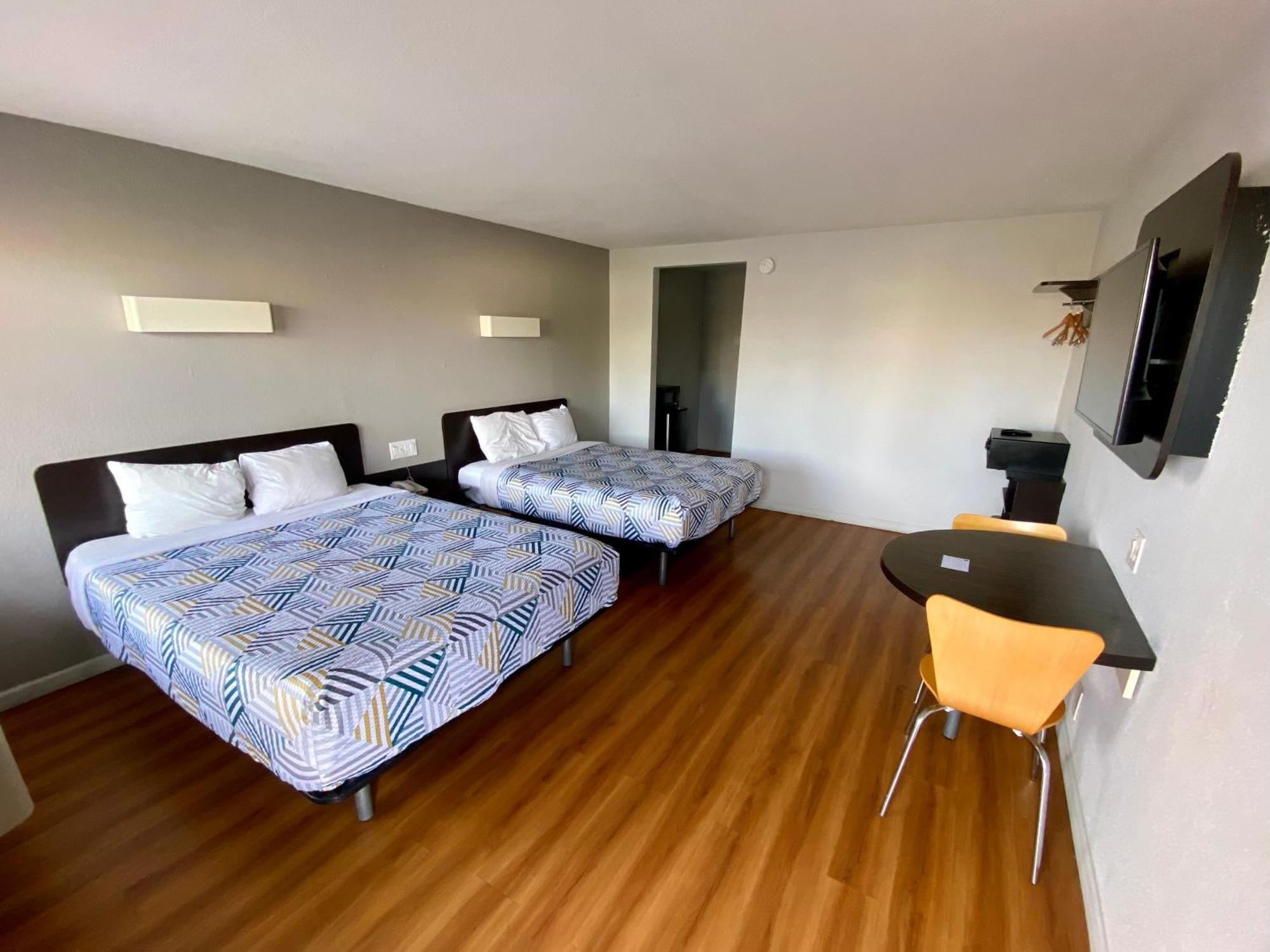 Motel 6-Delano, Ca Екстериор снимка