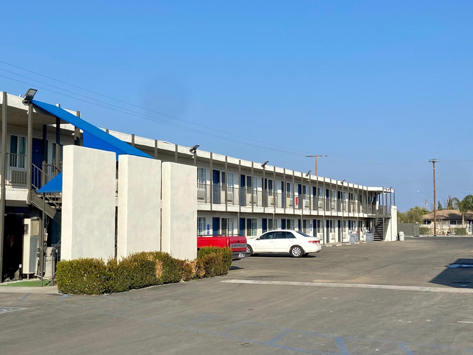 Motel 6-Delano, Ca Екстериор снимка