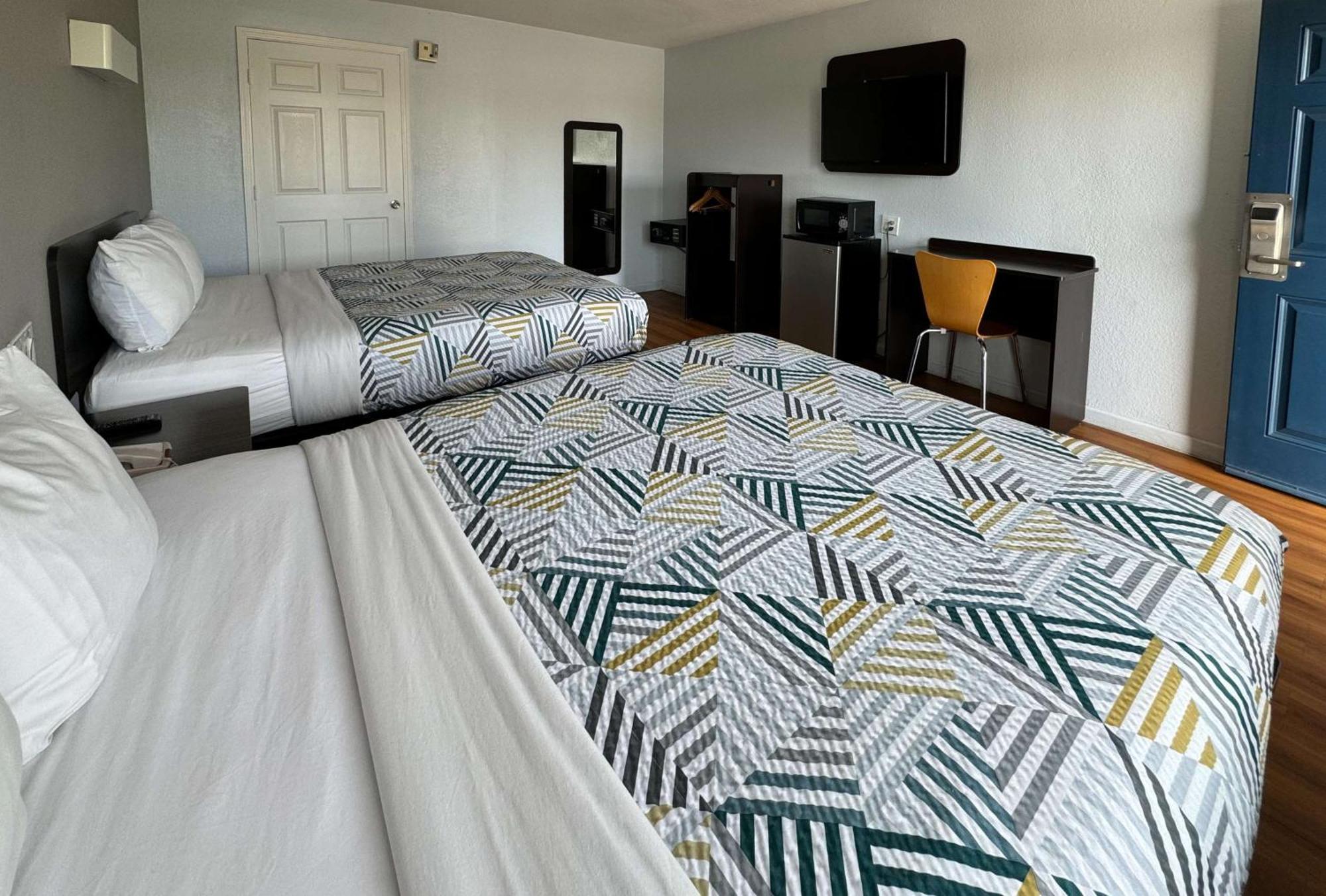 Motel 6-Delano, Ca Екстериор снимка