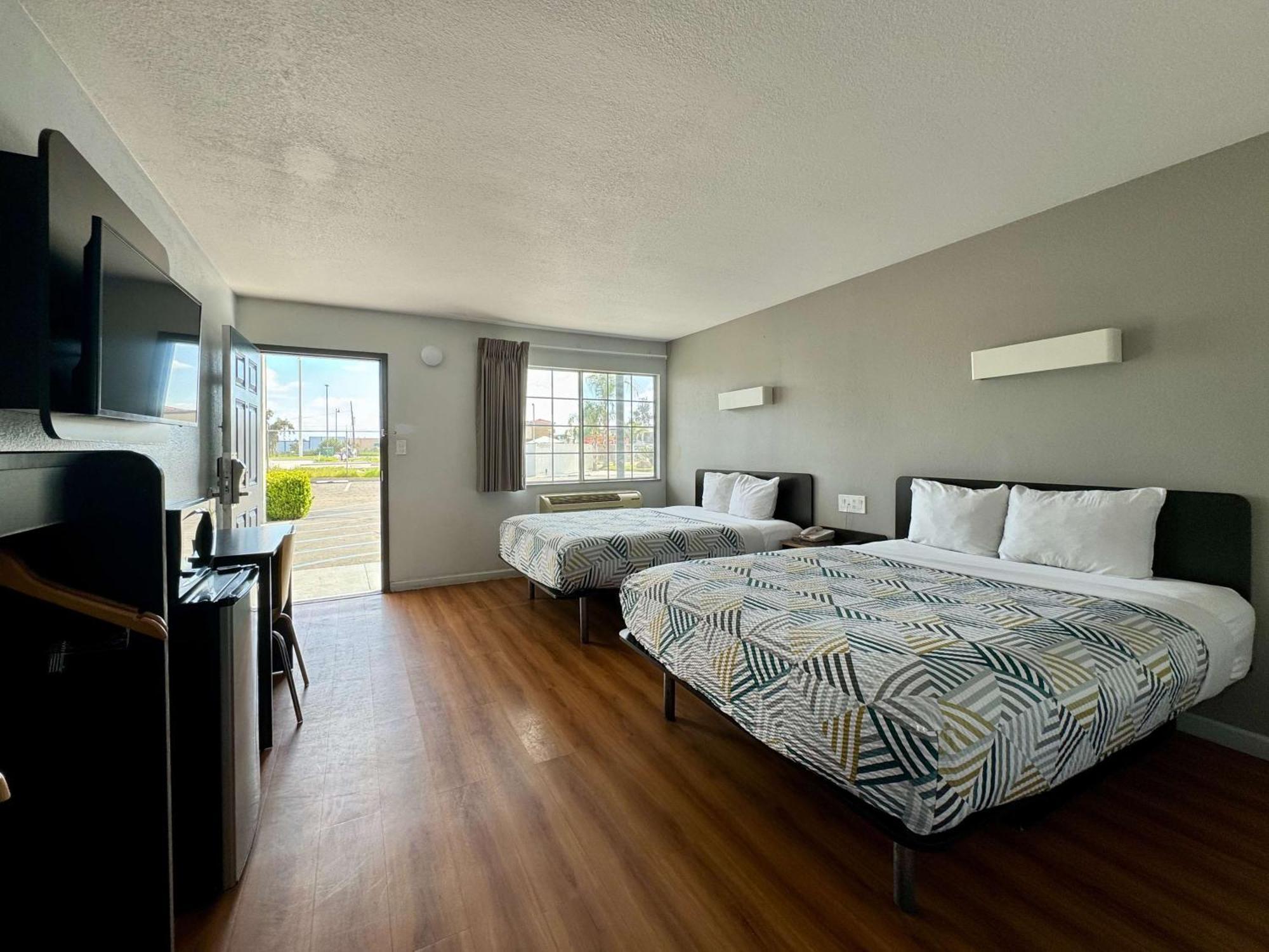 Motel 6-Delano, Ca Екстериор снимка